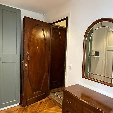 T2 Lumineux Avec Charme Bourgeois 5ᵉ Etage Plages & Centre A Pied * Antibes